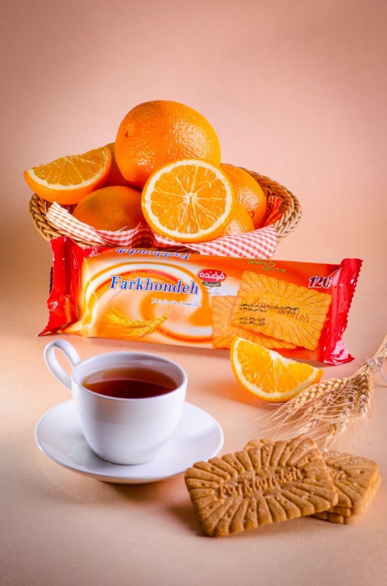 تصویر  بیسکویت 12۰ با طعم پرتقال و تزیین شکر