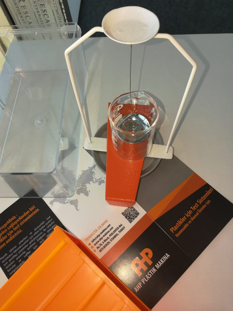 تصویر  ترازو 4 صفر همراه با کیت دانسیته