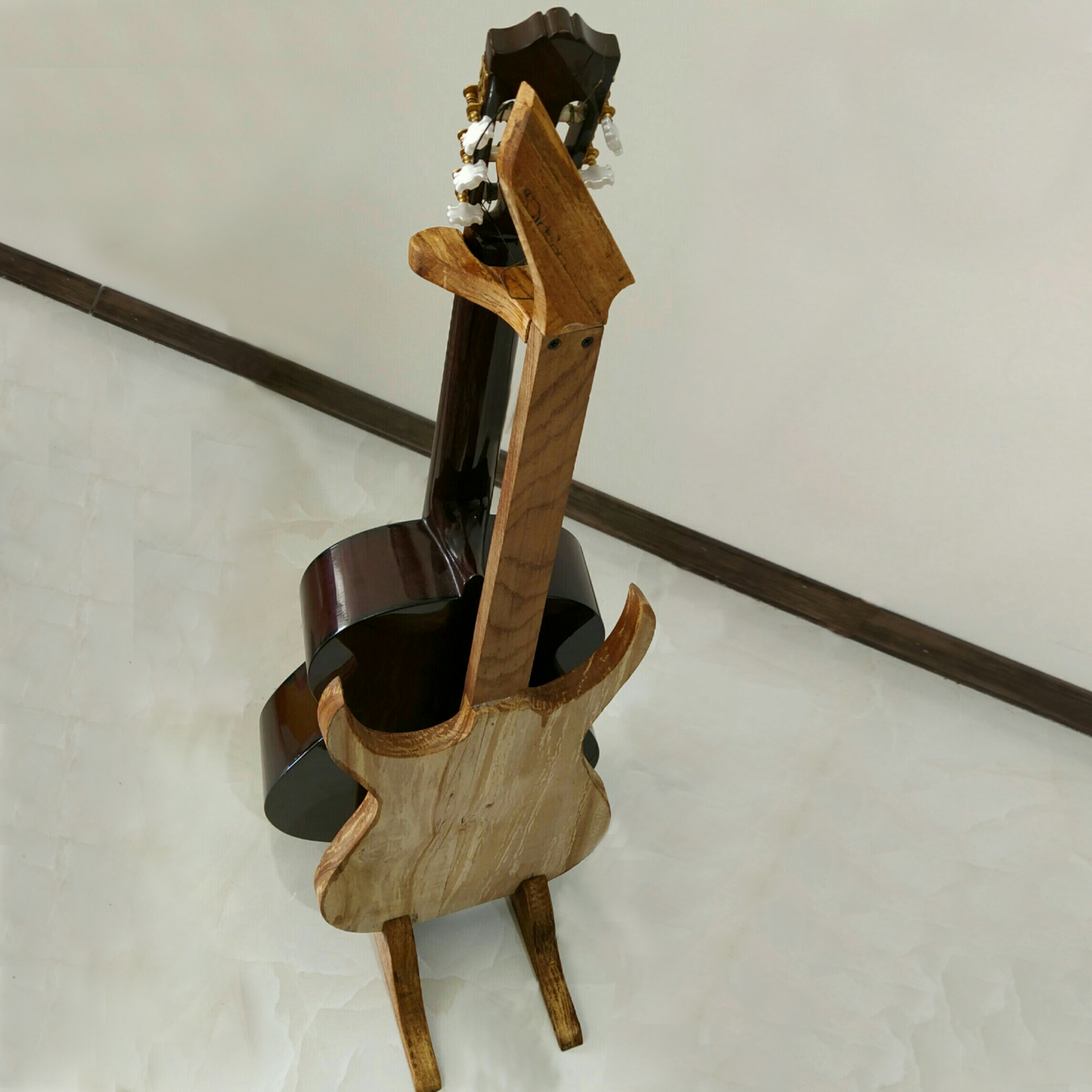 تصویر  پایه گیتار چوبی کارنزا مدل 4030