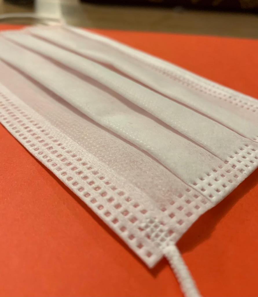 تصویر  ماسک دارای پارچه اسپان باند با یک لایه ملت بلون