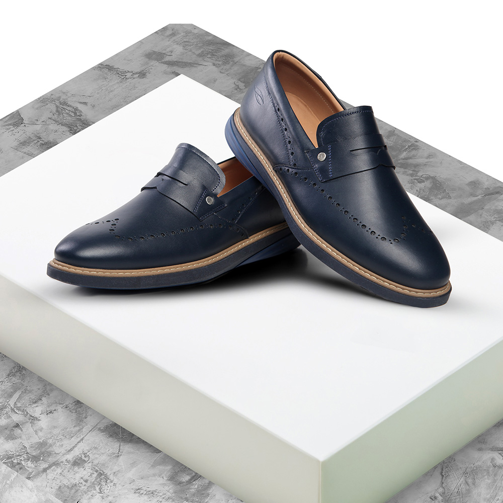 تصویر  کفش اسپورت مردانه رجینا