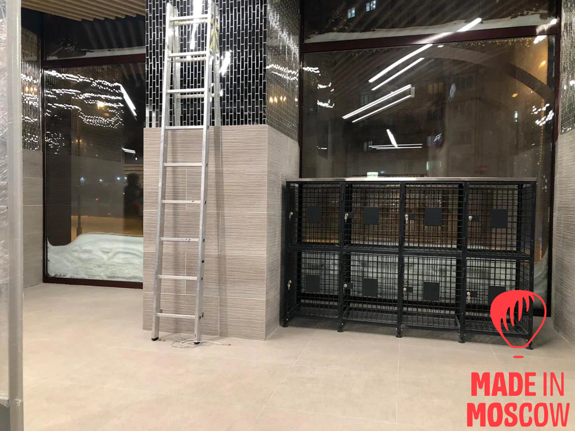 Picture of 6 cells bag cabinet with a stainless steel top