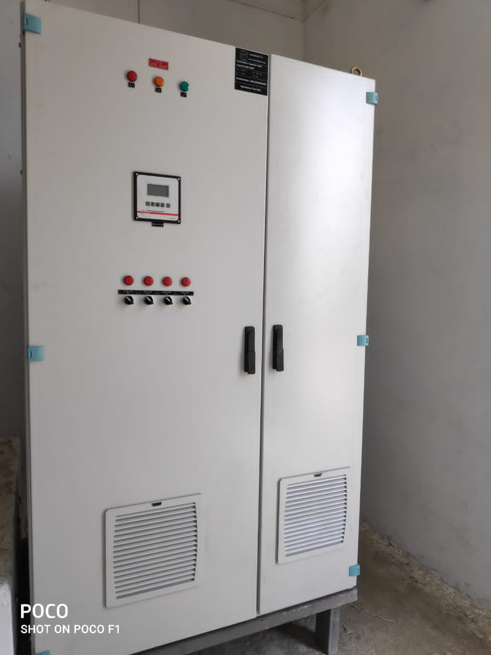 تصویر  تابلو خازن