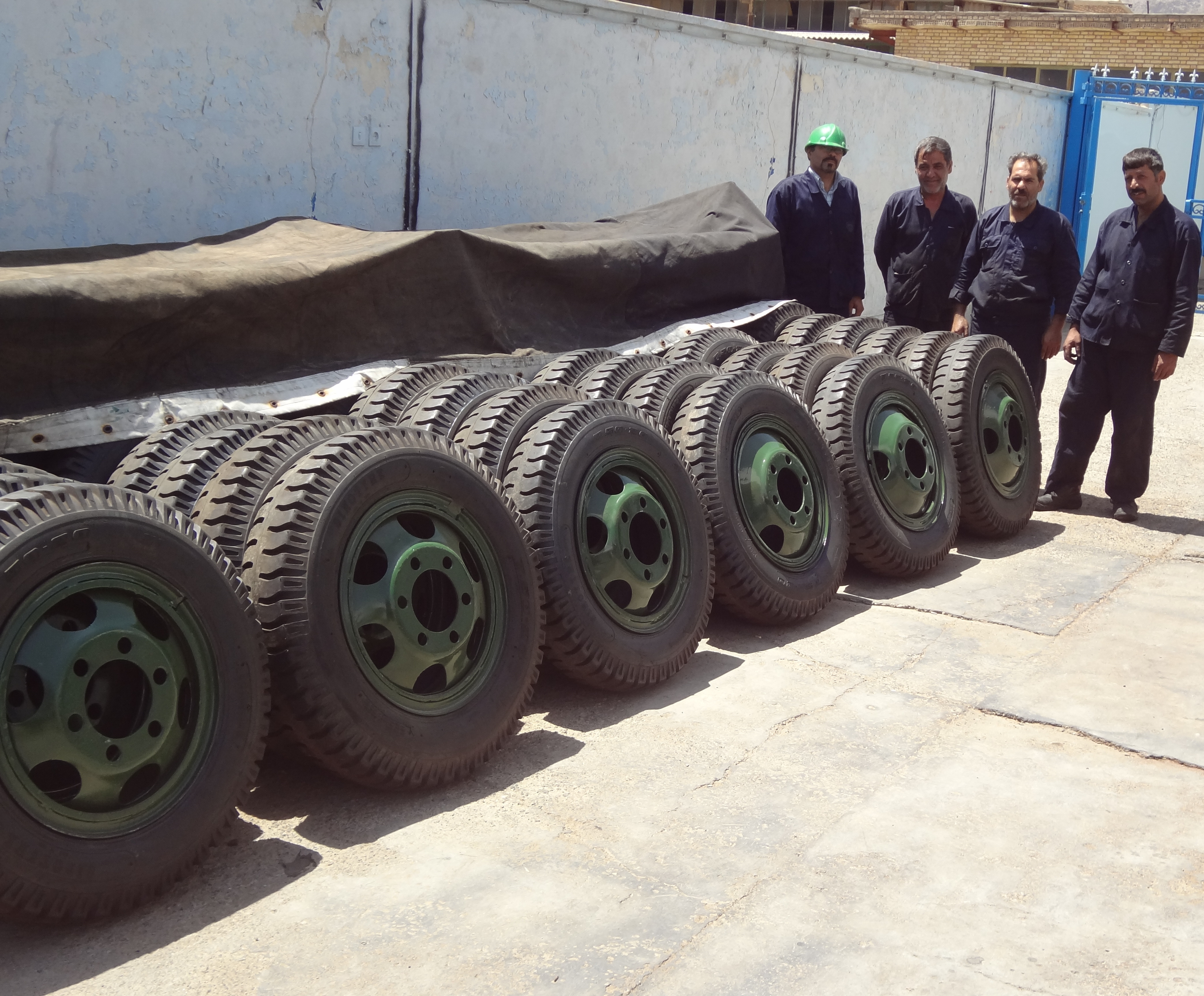 تصویر  تایر توپر