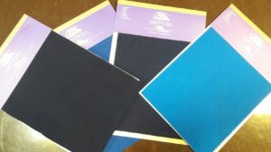 تصویر  پارچه ها در رنگ آبی و سرمه ای