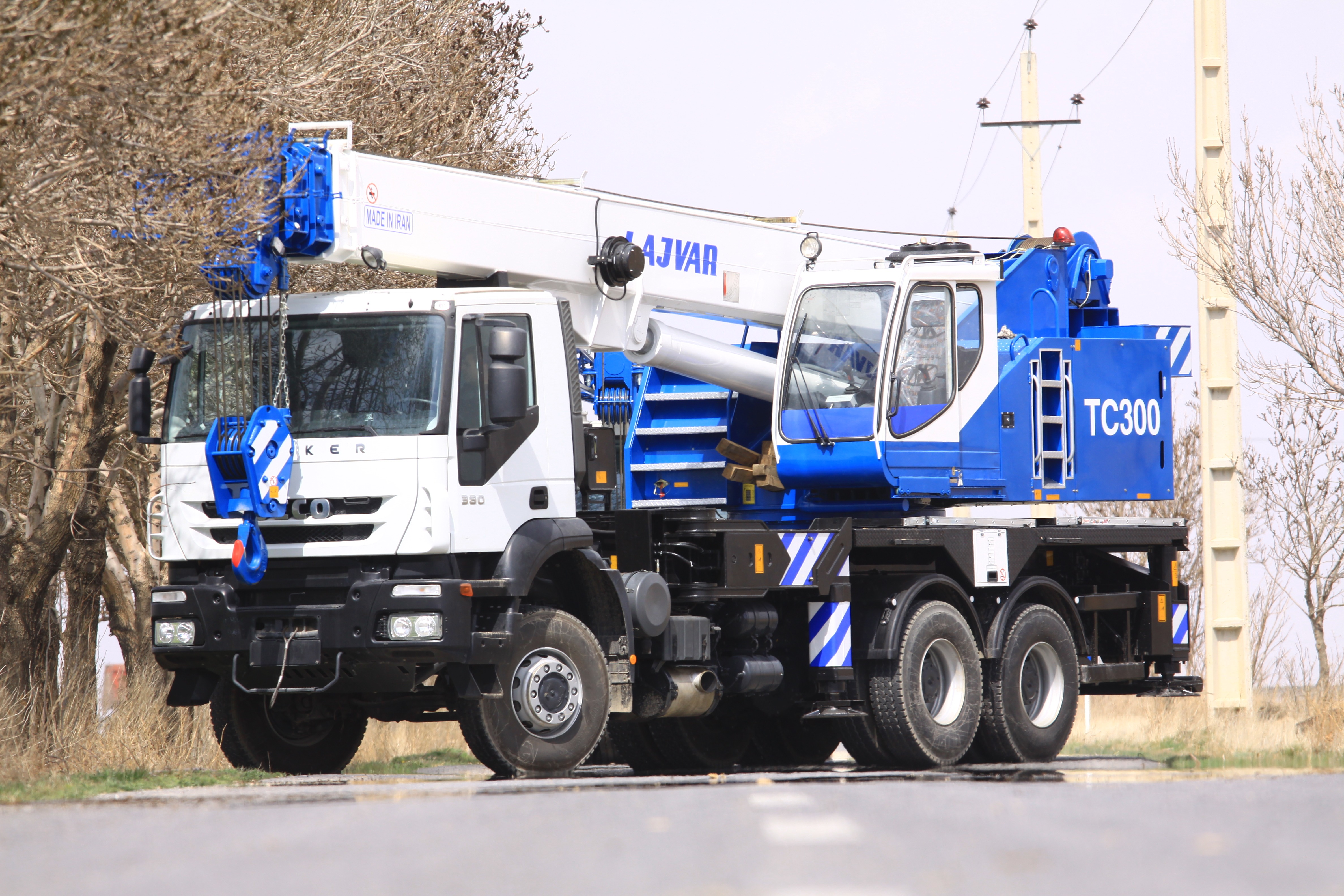 تصویر  جرثقیل 30 تن شرکت لجور مدل TC 300